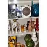 A BOXED STUART CRYSTAL VASE AND OTHER CERAMICS AND GLASSWARE, including Doulton table lamps and