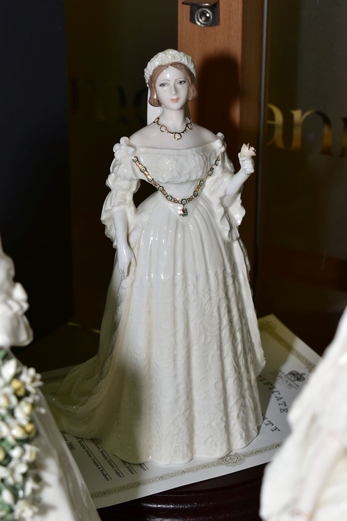 SEVEN COALPORT LIMITED EDITION ROYAL BRIDES 'Princess Alexandra' No1235/7500 with plinth, 'Queen - Bild 8 aus 10
