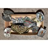 A BOX OF MODERN BELTS & BELT BUCKLES, including 'Southern Comfort', 'Proud to be a Veteran', '