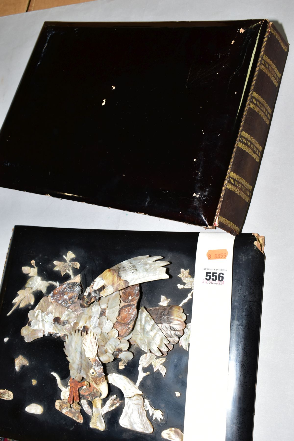 A SHIBYAMA LAQUERED PHOTOGRAPH/POSTCARD ALBUM, containing 20 leaves of painted silk illustrations, - Image 8 of 8