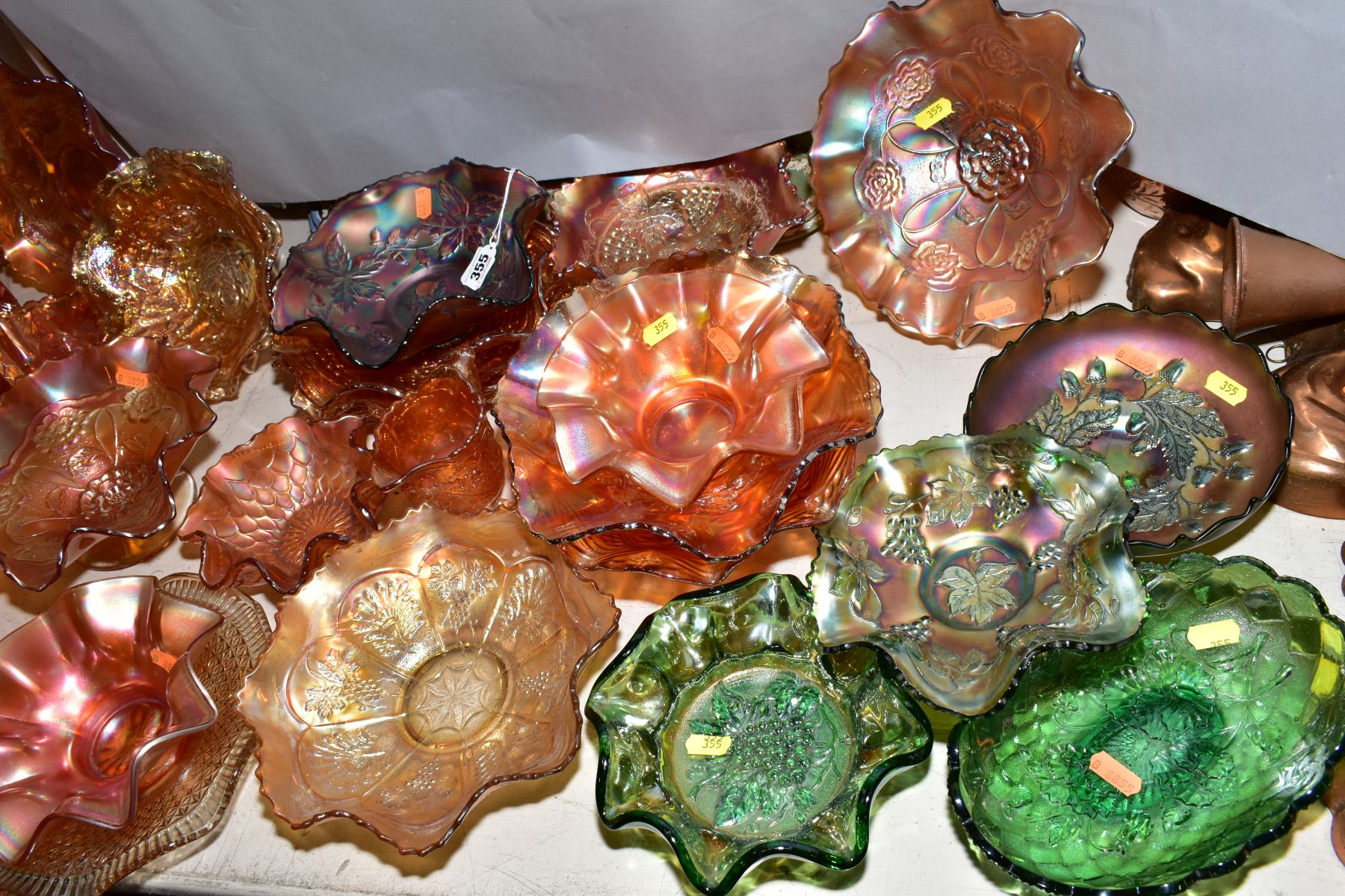 A COLLECTION OF CARNIVAL GLASS, orange, green and amethyst including grapes and vine (green), - Bild 3 aus 3