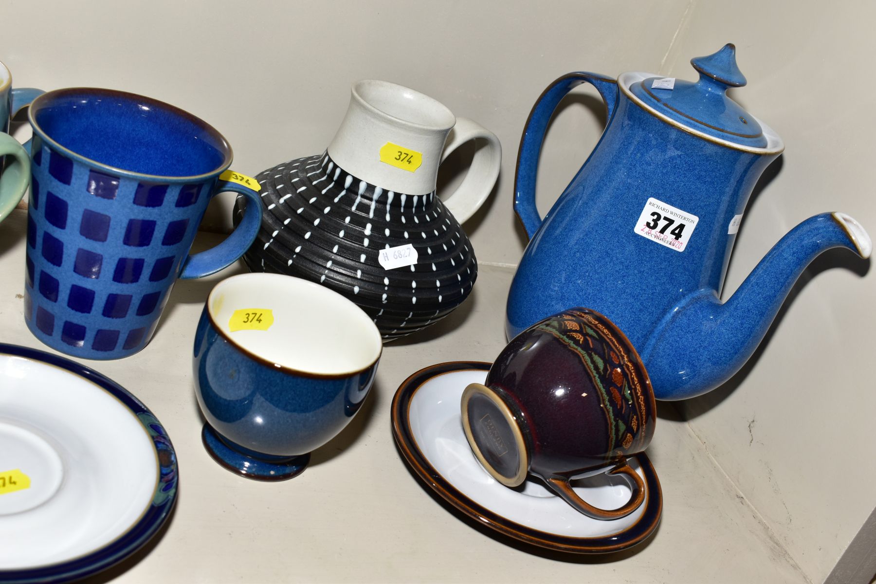 A COLLECTION OF DENBY POTTERY MUGS, TEA POTS, etc, various patterns and glazes, including a coffee - Bild 4 aus 4