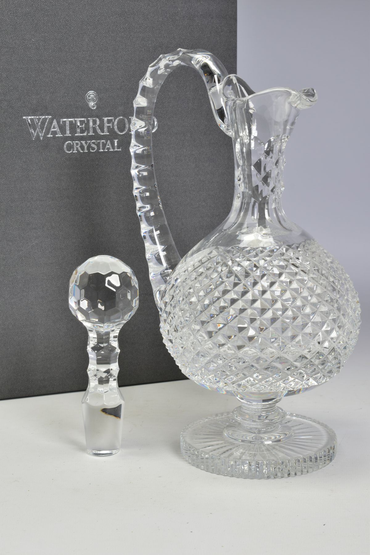 A BOXED WATERFORD CRYSTAL ALANA CLARET JUG, stamped to base, height 31.5cm (crack to handle) - Bild 2 aus 4