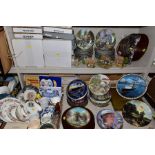 A QUANTITY OF BOXED AND LOOSE COLLECTORS PLATES, BOX OF CERAMICS AND GLASS, LILLIPUT LANE