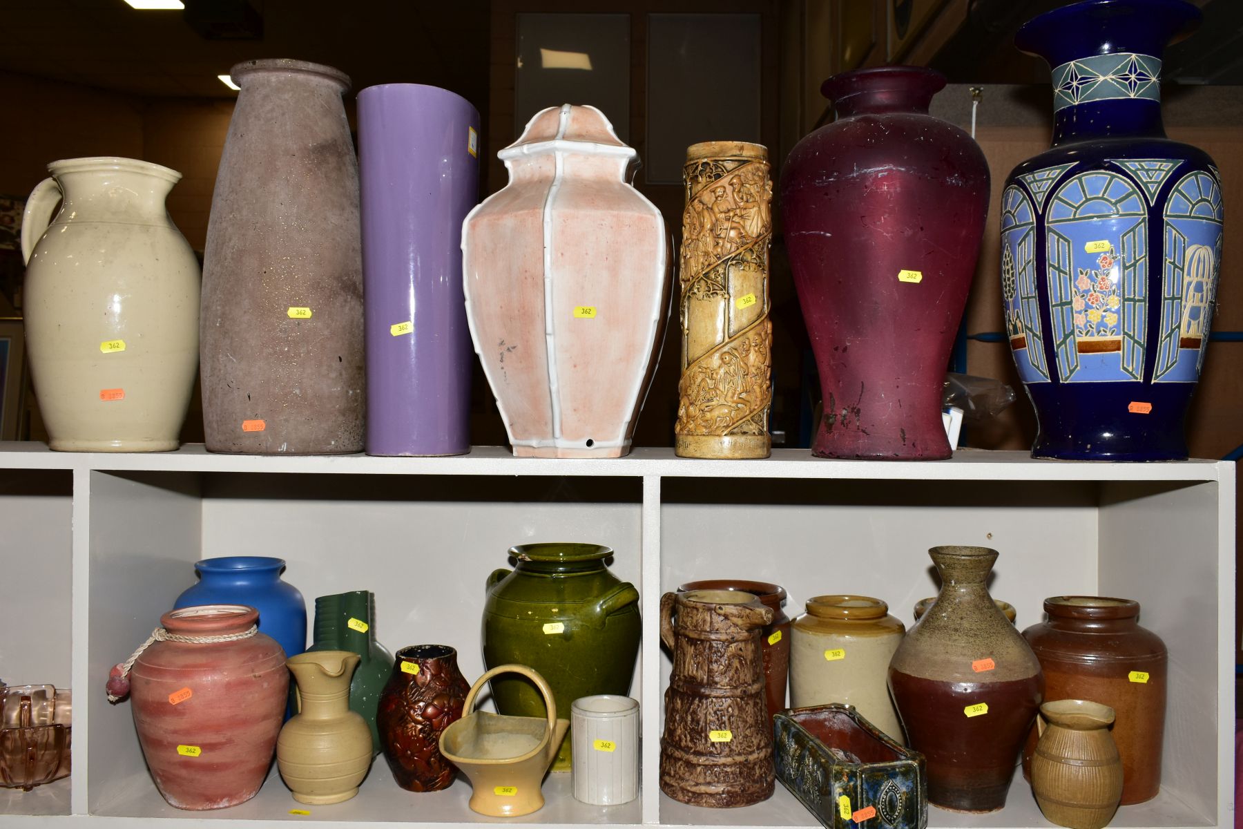 A QUANTITY OF 19TH AND 20TH CENTURY STONEWARE JARS, FLAGONS, GLAZED VASES, JARDINIERES, JARS AND - Bild 2 aus 8