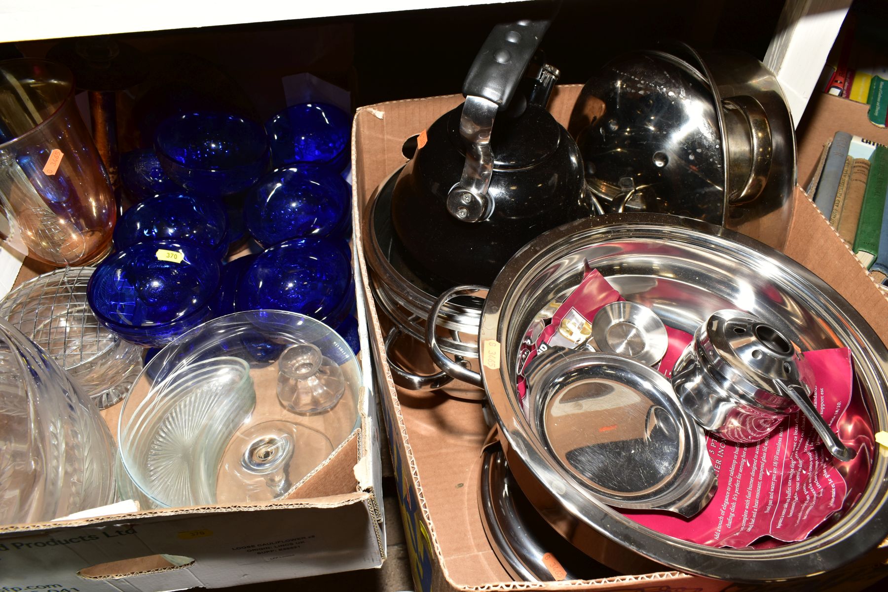 THREE BOXES, A BASKET AND LOOSE CERAMICS, GLASSWARE, KITCHENALIA, METALWARE, including a Webb - Bild 5 aus 6