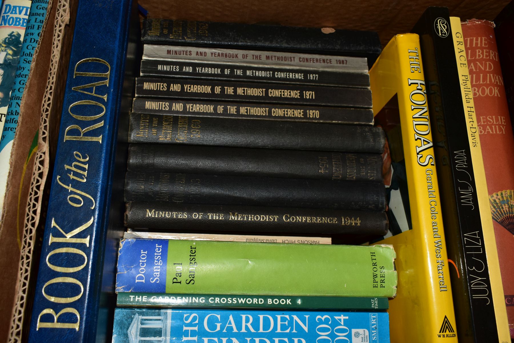 SIX BOXES OF BOOKS, miscellaneous subjects, including British Isles, garden interest, 'The D'Oyly - Image 8 of 8