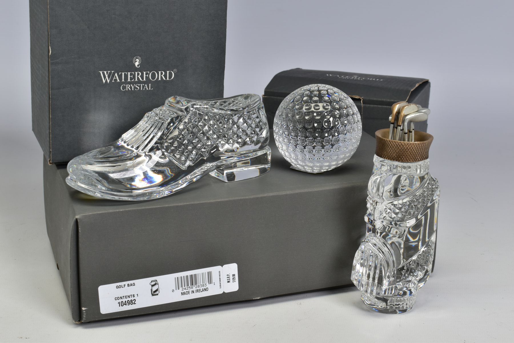 A WATERFORD CRYSTAL BOXED GOLFING THEME SET, comprising a golf bag and clubs, height 13.5cm, a - Bild 2 aus 4