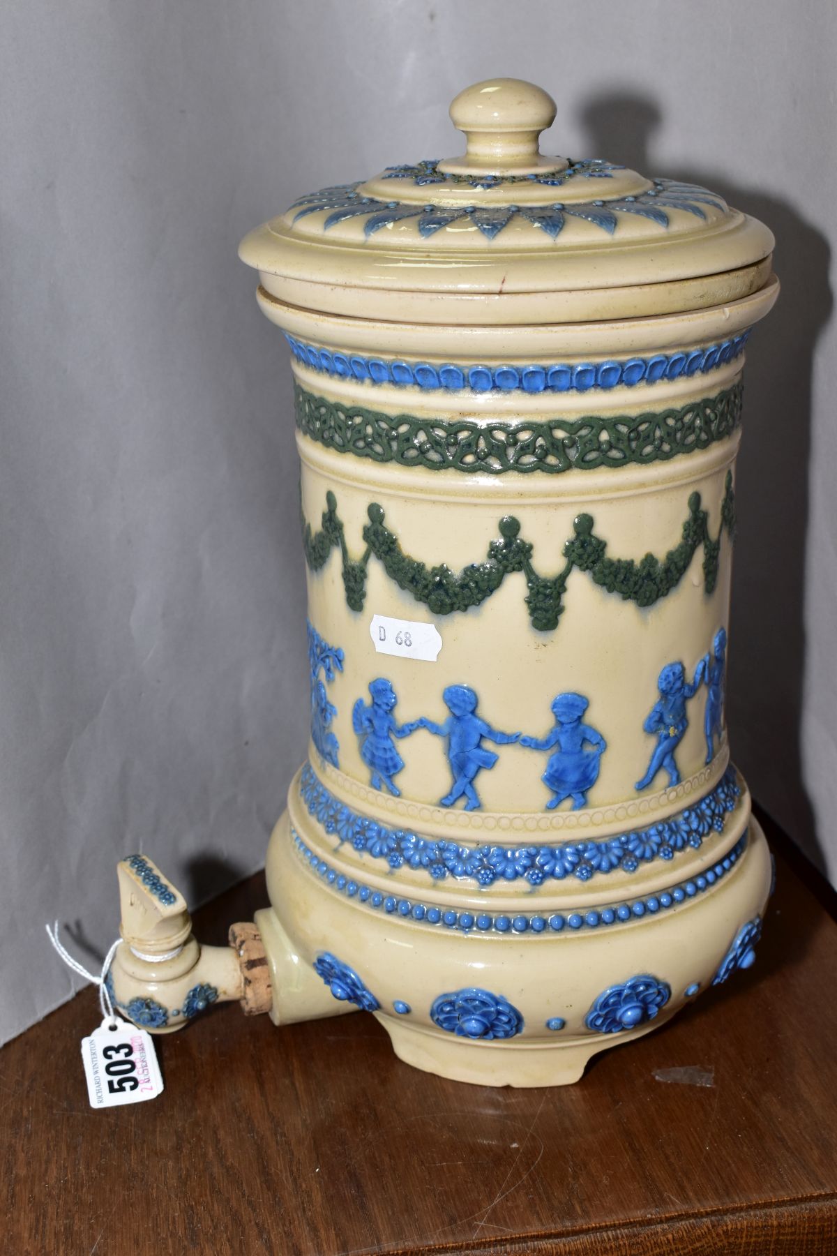 A LATE VICTORIAN DOULTON LAMBETH STONEWARE WATER FILTER, buff glaze with bands of blue and green - Bild 2 aus 3