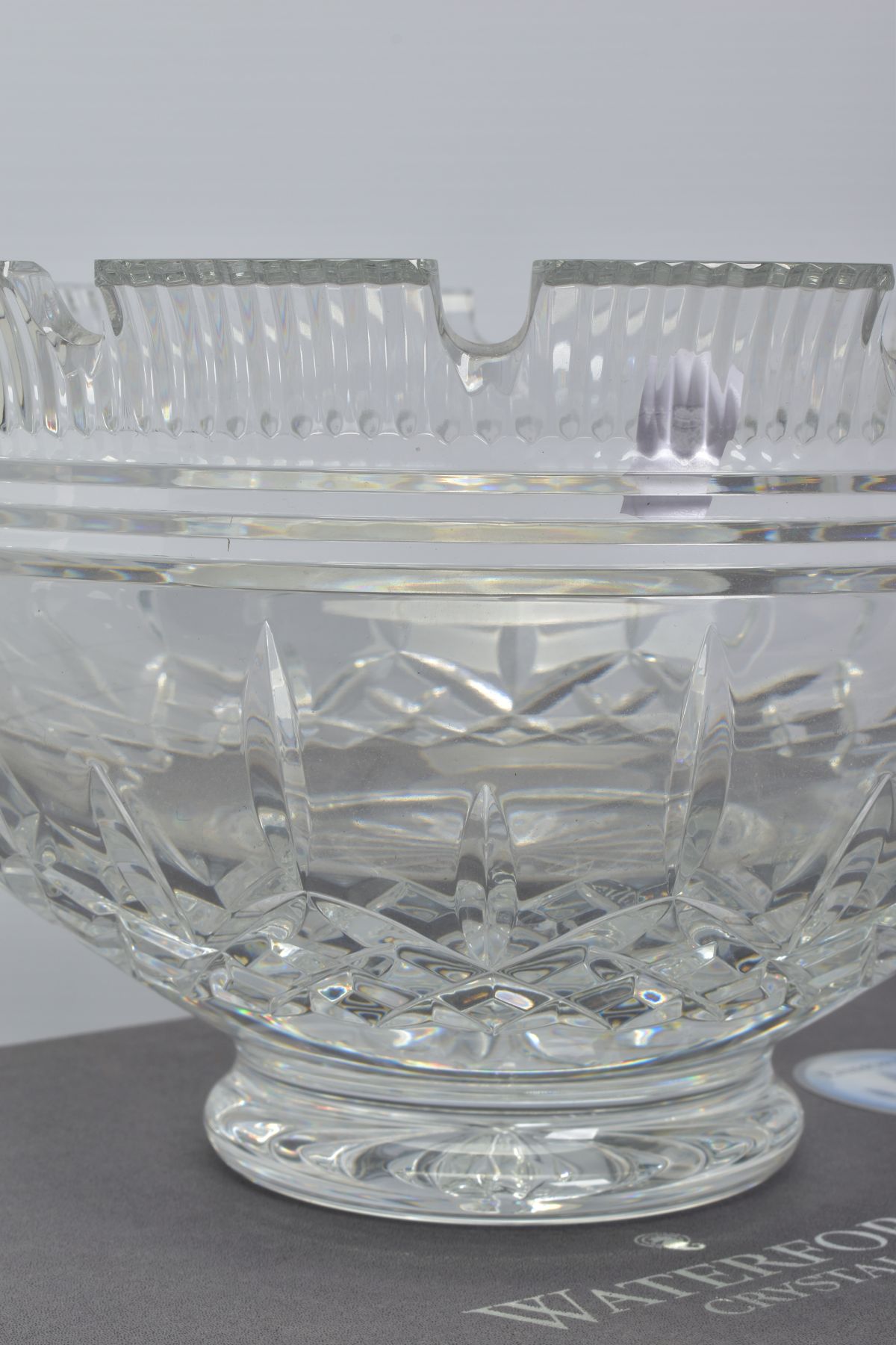 A BOXED WATERFORD CRYSTAL LISMORE CASTLE BOWL, stamped to base, height 15cm x diameter 25cm - Bild 3 aus 3