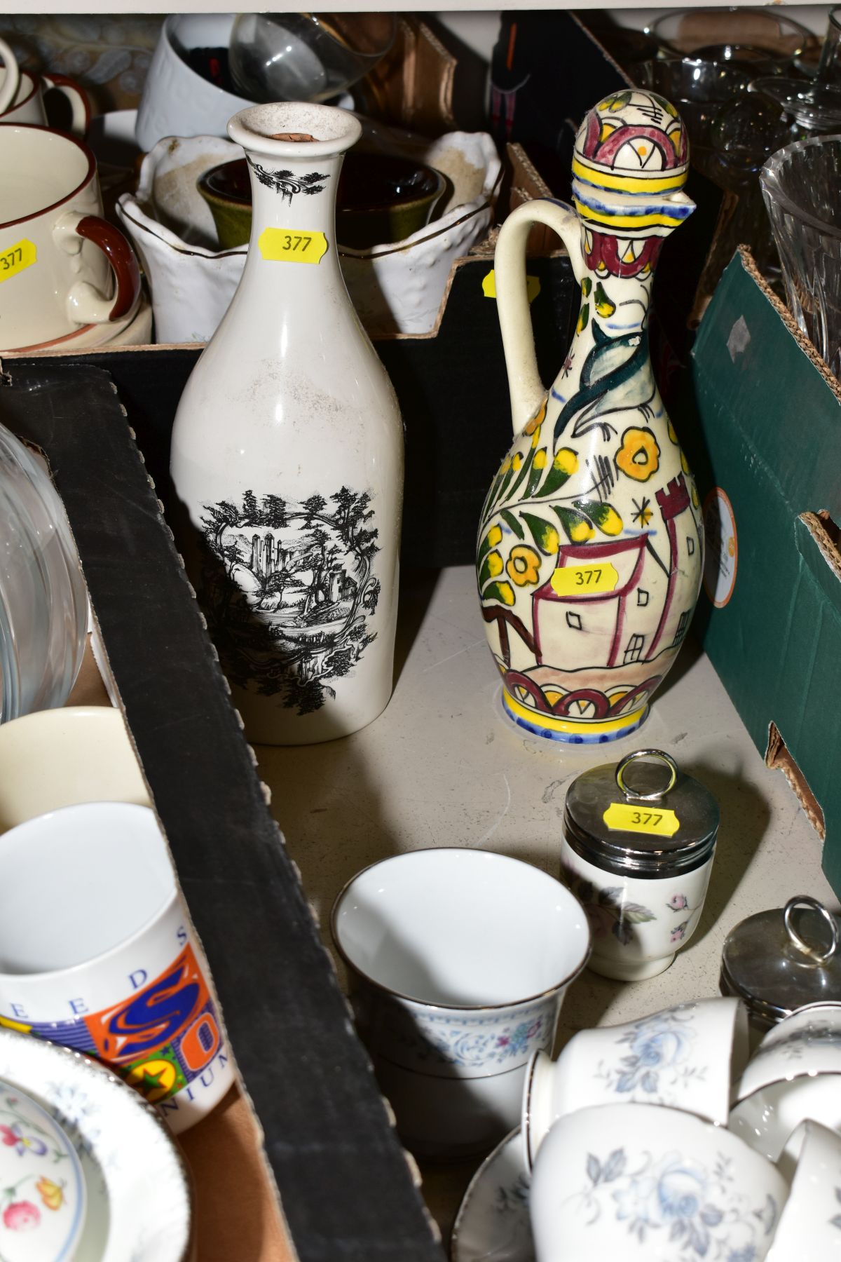 FOUR BOXES AND LOOSE CERAMICS, GLASSWARE, ETC, including Royal Standard Melody pattern coffee and - Bild 6 aus 11