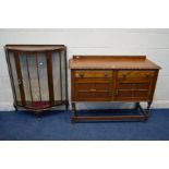 AN EARLY 20TH CENTURY OAK BARLEY TWIST SIDEBOARD, with a riased back and pie crust edging above