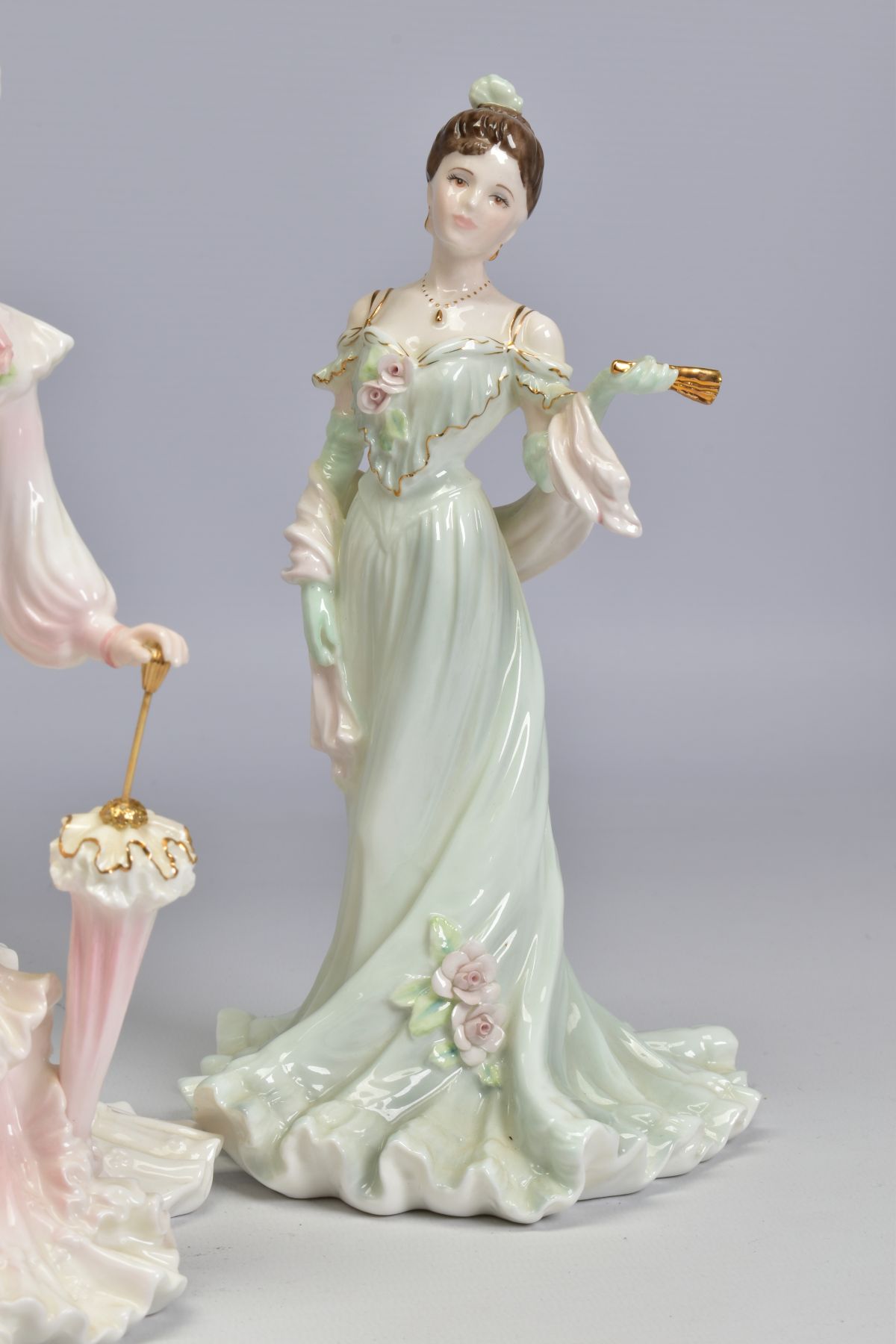 FIVE LIMITED EDITION COALPORT FIGURES FROM LA BELLE EPOQUE, 'Helena Riding in Hyde Park' No.1180/ - Bild 6 aus 6