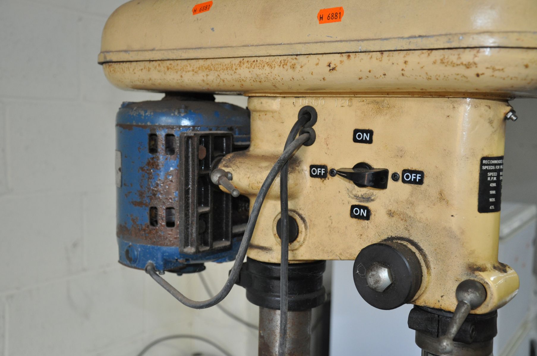 A FOBCO STAR VINTAGE PILLAR DRILL with 1/2'' capacity chuck 230v single phase motor with maximum RPM - Bild 3 aus 4