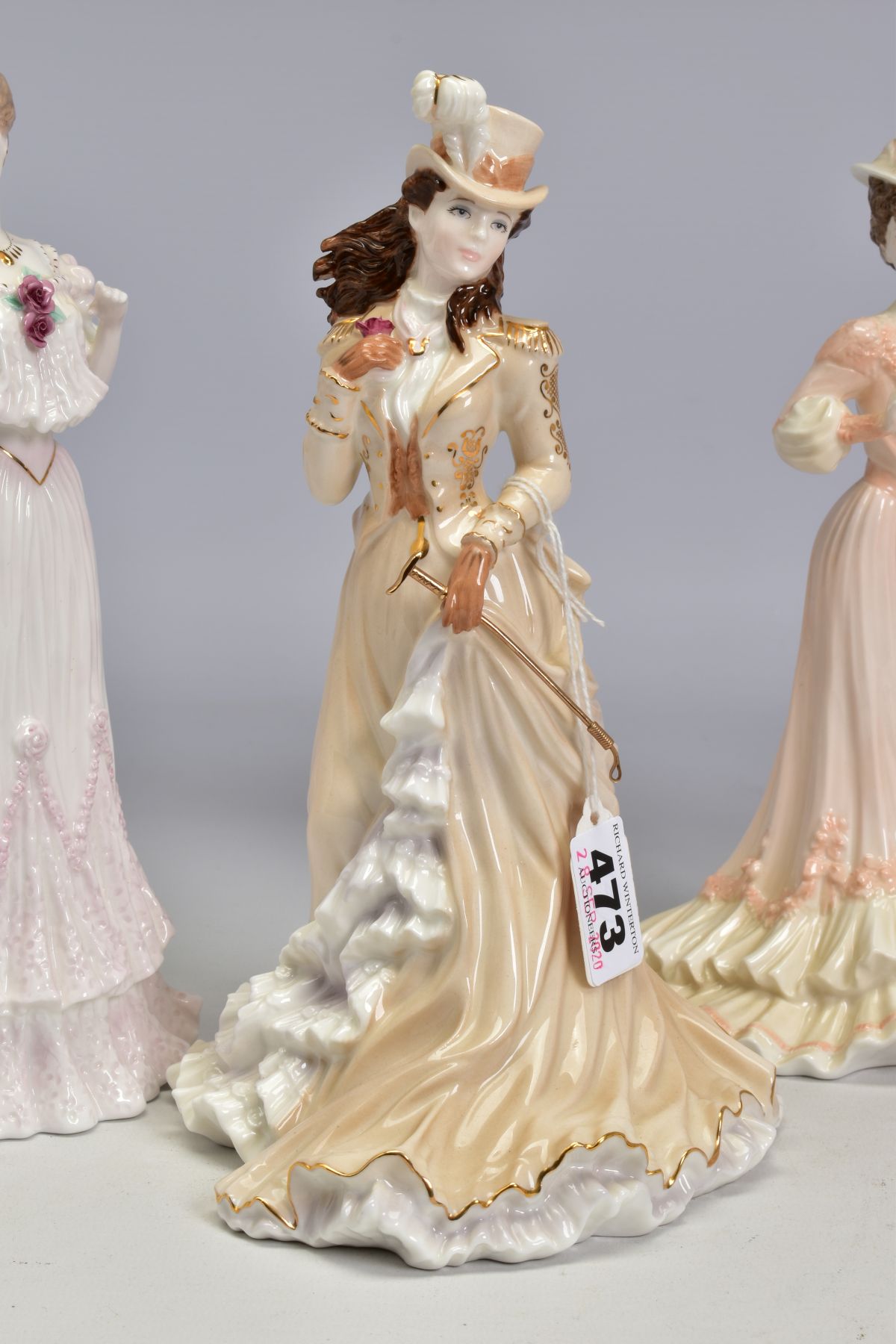 FIVE LIMITED EDITION COALPORT FIGURES FROM LA BELLE EPOQUE, 'Helena Riding in Hyde Park' No.1180/ - Bild 3 aus 6