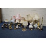 A QUANTITY OF VARIOUS TABLE LAMPS, to include eleven brass lamps, ten ceramic, onyx, alabaster, etc,