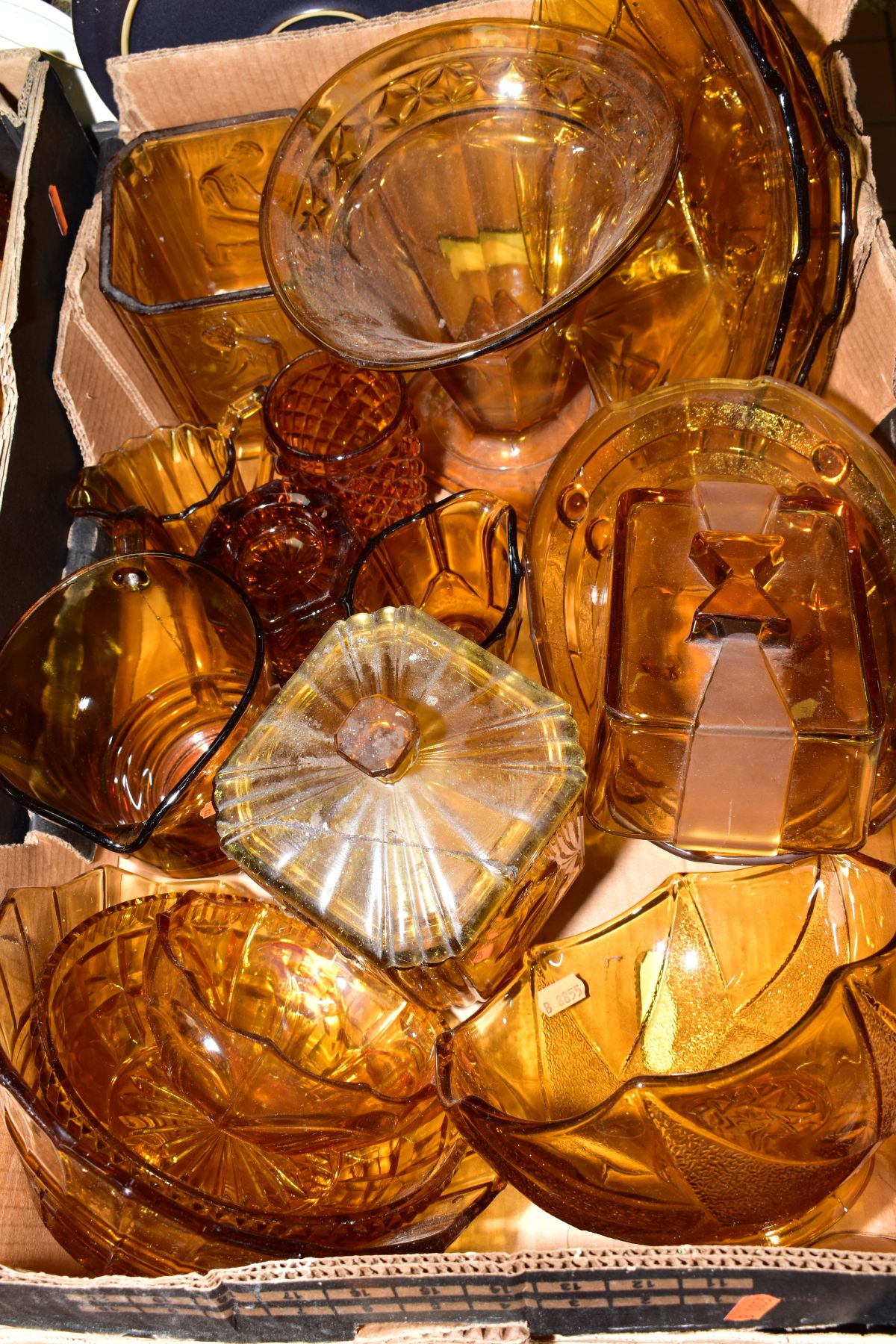 THREE BOXES OF PRESS MOULDED AMBER GLASS to include bowls, storage containers, candlesticks, water - Bild 4 aus 6