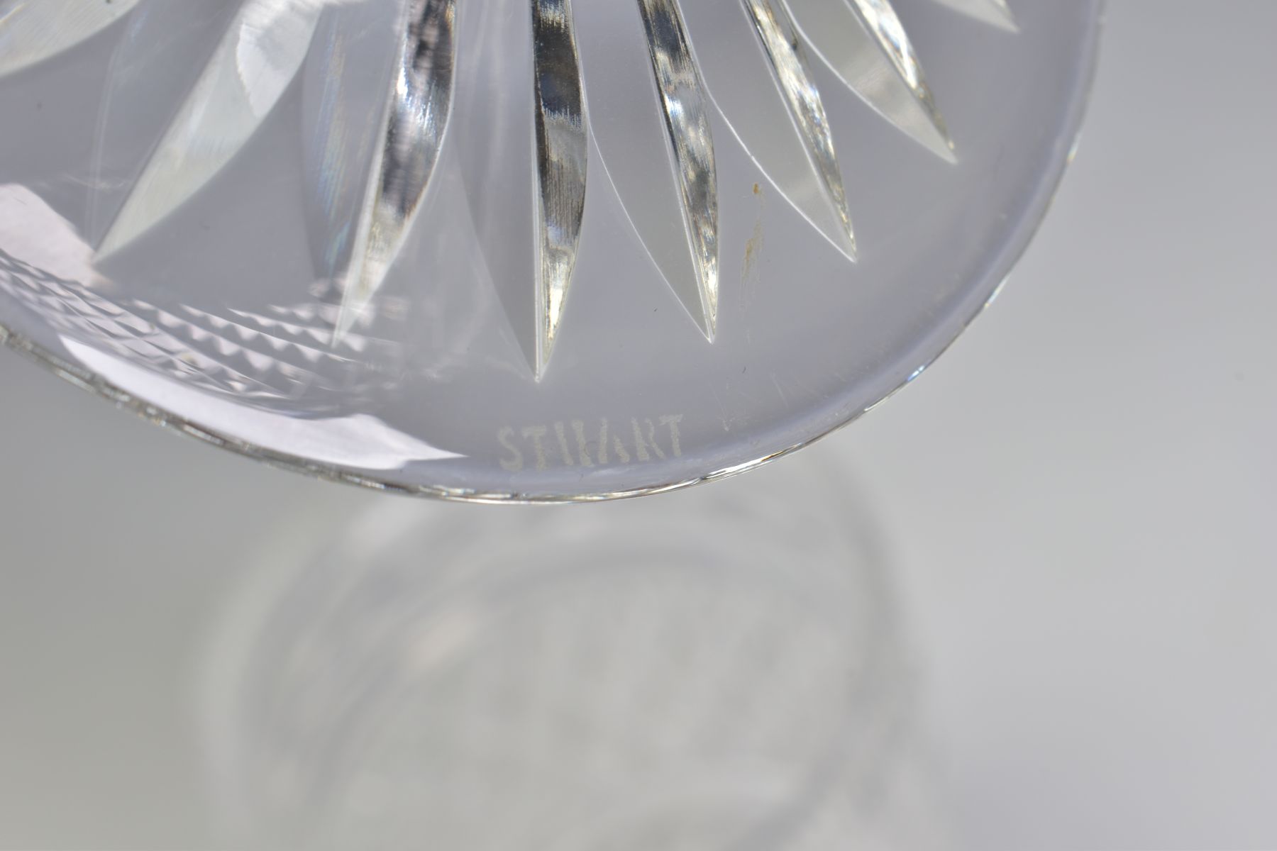 A WATERFORD CRYSTAL GLANDORE VASE, stamped to base, height 20cm, together with a Stuart Crystal - Bild 7 aus 7