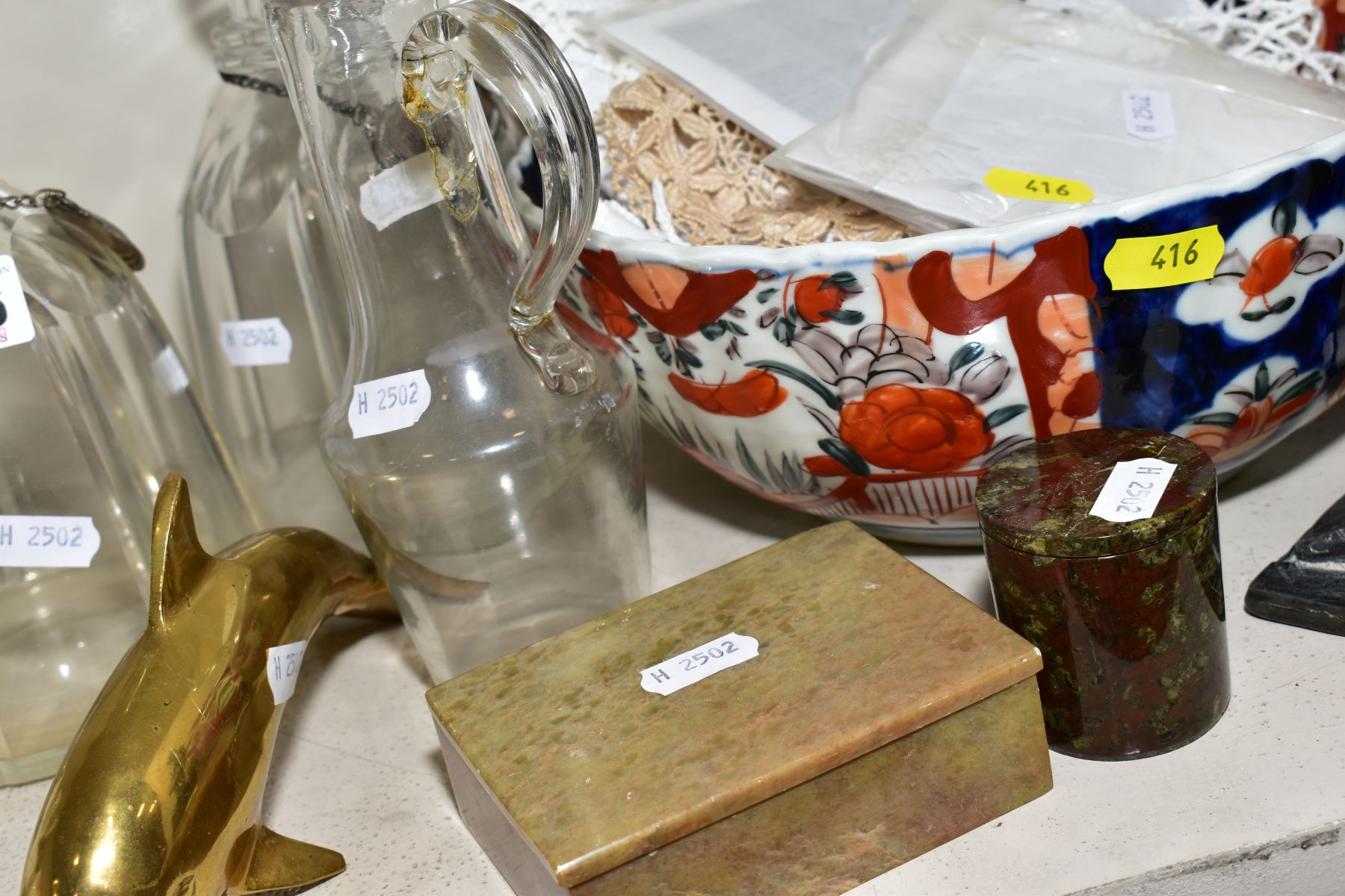 A PAIR OF MALLET SHAPED CUT GLASS DECANTERS, ETC, an Imari bowl, a glass jug, needlework items, - Bild 4 aus 6