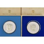 TWO 1974 REPUBLICA DA PANAMA 20 BALBOAS COINS, each within a protective plastic case, accompanied