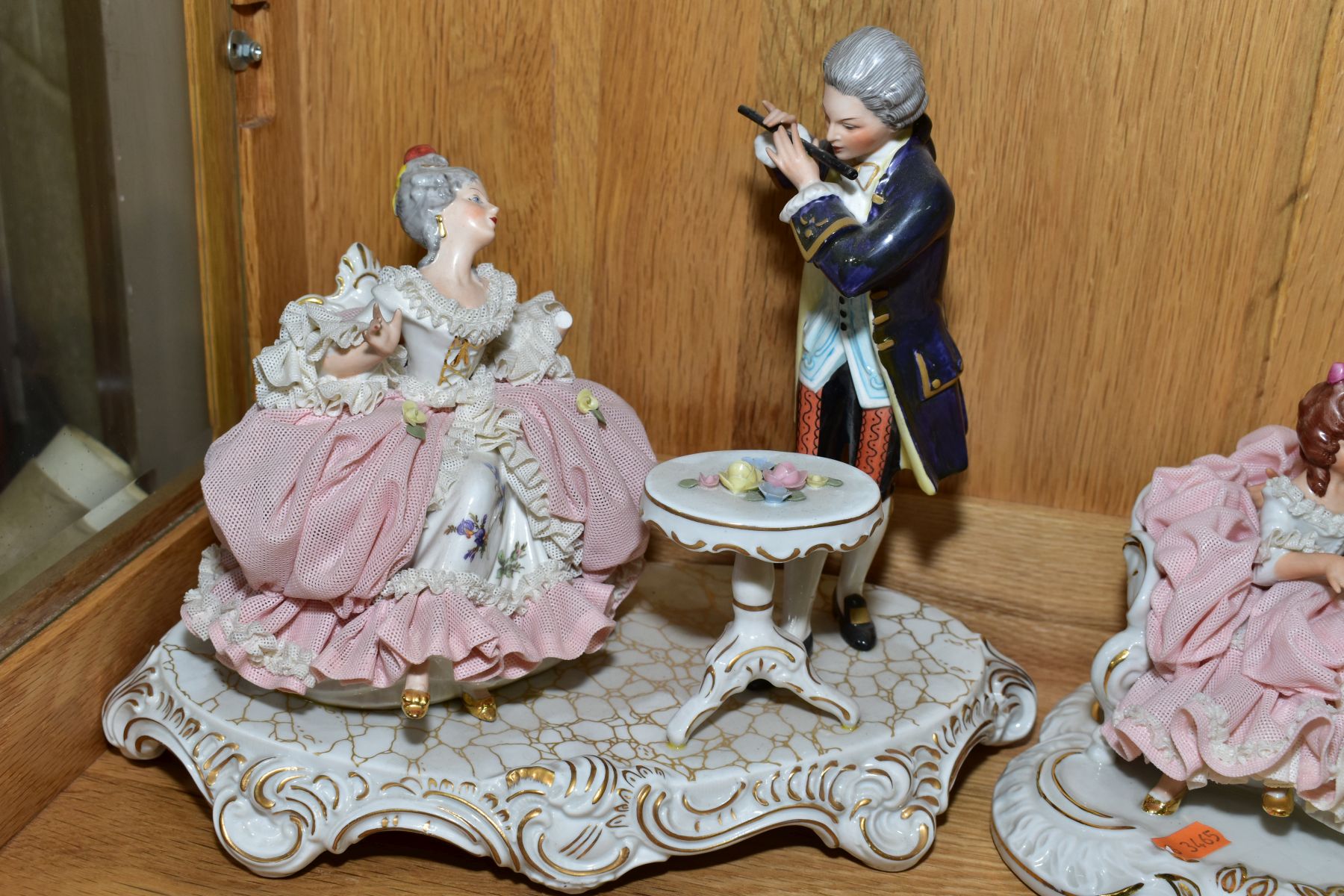 THREE MID 20TH CENTURY DRESDEN PORCELAIN LACE ENCRUSTED FIGURE GROUPS, comprising a chess scene, a - Bild 6 aus 11