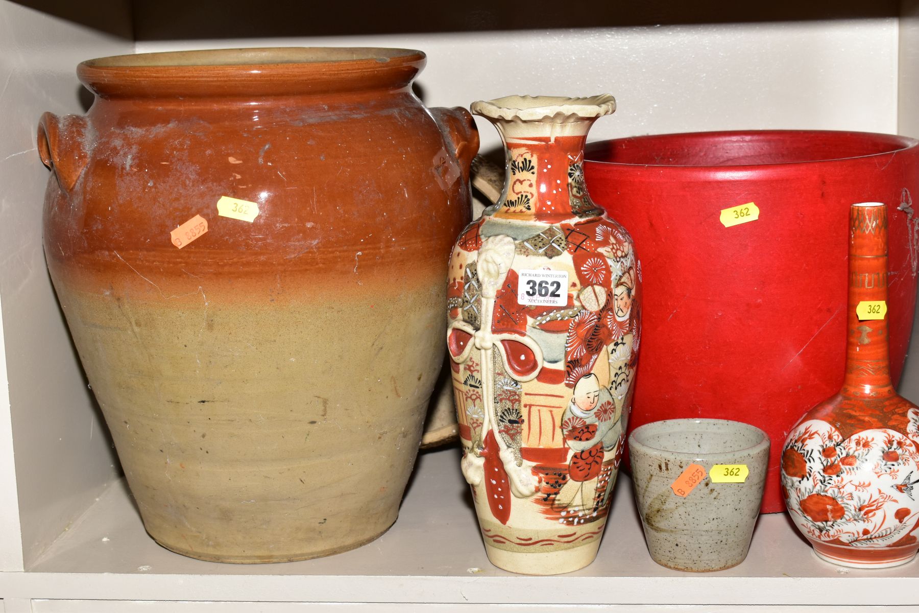 A QUANTITY OF 19TH AND 20TH CENTURY STONEWARE JARS, FLAGONS, GLAZED VASES, JARDINIERES, JARS AND - Bild 6 aus 8