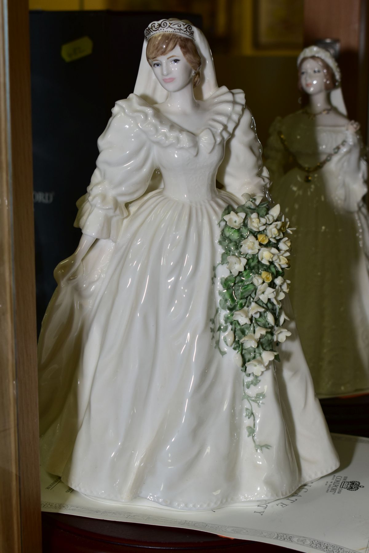 SEVEN COALPORT LIMITED EDITION ROYAL BRIDES 'Princess Alexandra' No1235/7500 with plinth, 'Queen - Bild 7 aus 10