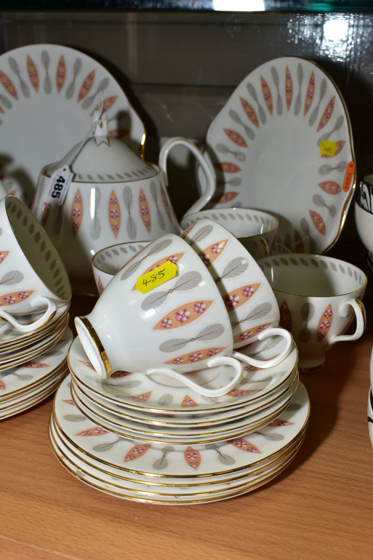 A ROYAL ALBERT 'SAFARI' TEASET, comprising teapot, two cake/sandwich plates, milk jug, two sugar - Bild 2 aus 3