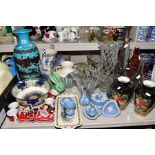 A GROUP OF CERAMICS AND GLASSWARE, including Wedgwood pale blue Jasperware, a Royal Worcester