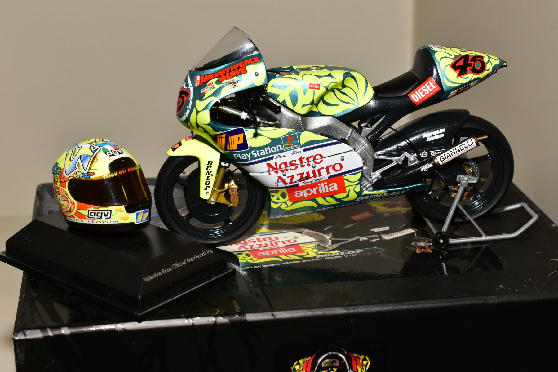 BOXED MINICHAMPS APRILIA 125CCM VALENTINO ROSSI GP1996, with a boxed Aprilia RSW 250cm Valentino - Image 3 of 3