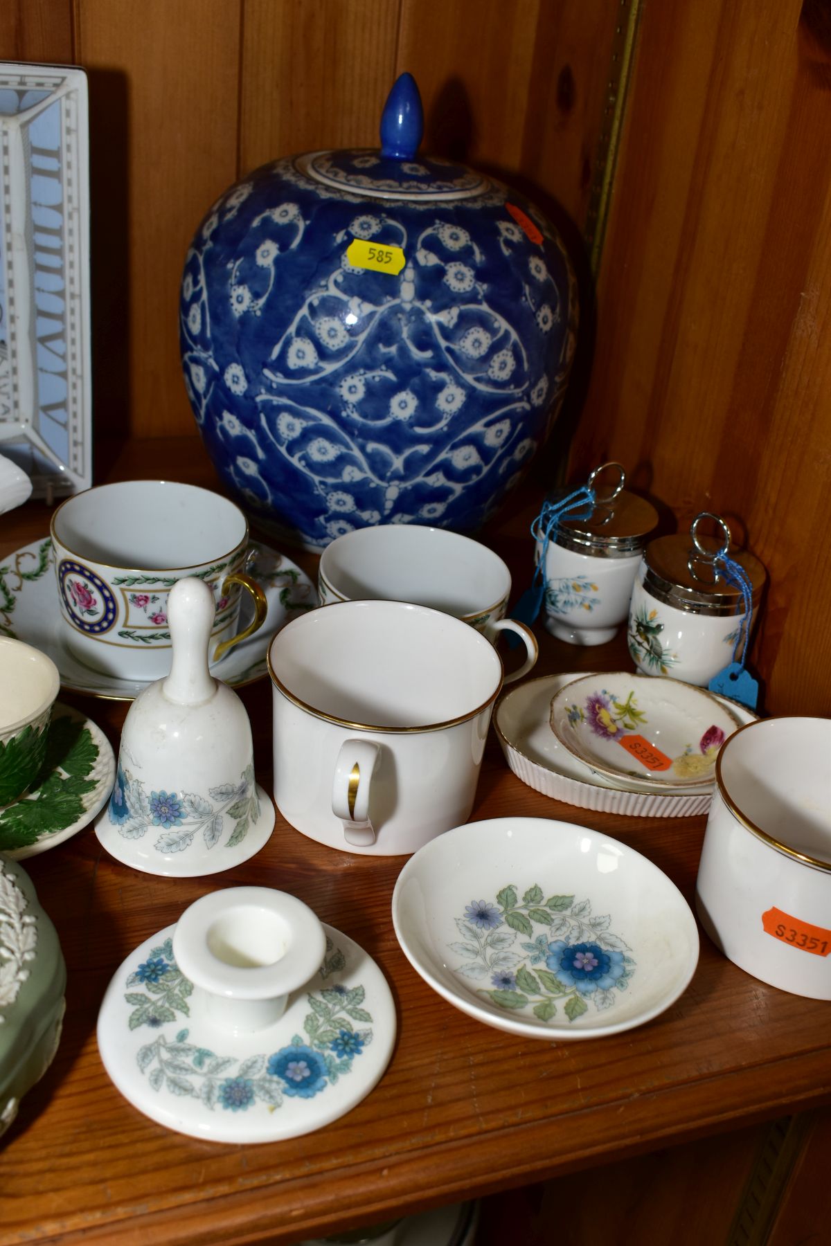 A COLLECTION OF CERAMICS to include Royal Worcester, Minton and Wedgwood trinkets, two 9cm egg - Image 2 of 6