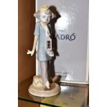 A BOXED LLADRO CLOWN FIGURE, 'Circus Days' No.6916 designed by Regino Torrijos, height 23cm