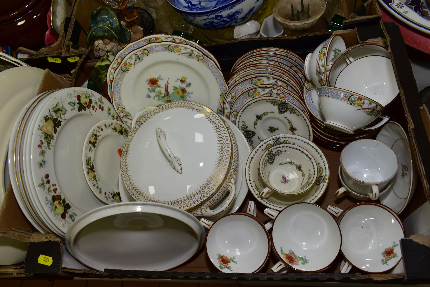 FOUR BOXES AND LOOSE OF CERAMICS AND GLASSWARE, etc, including Mintons tea wares printed with exotic - Image 4 of 7