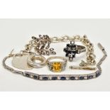 A SELECTION OF ITEMS, to include a white metal charm bracelet with toggle clasp, stamped 925, length