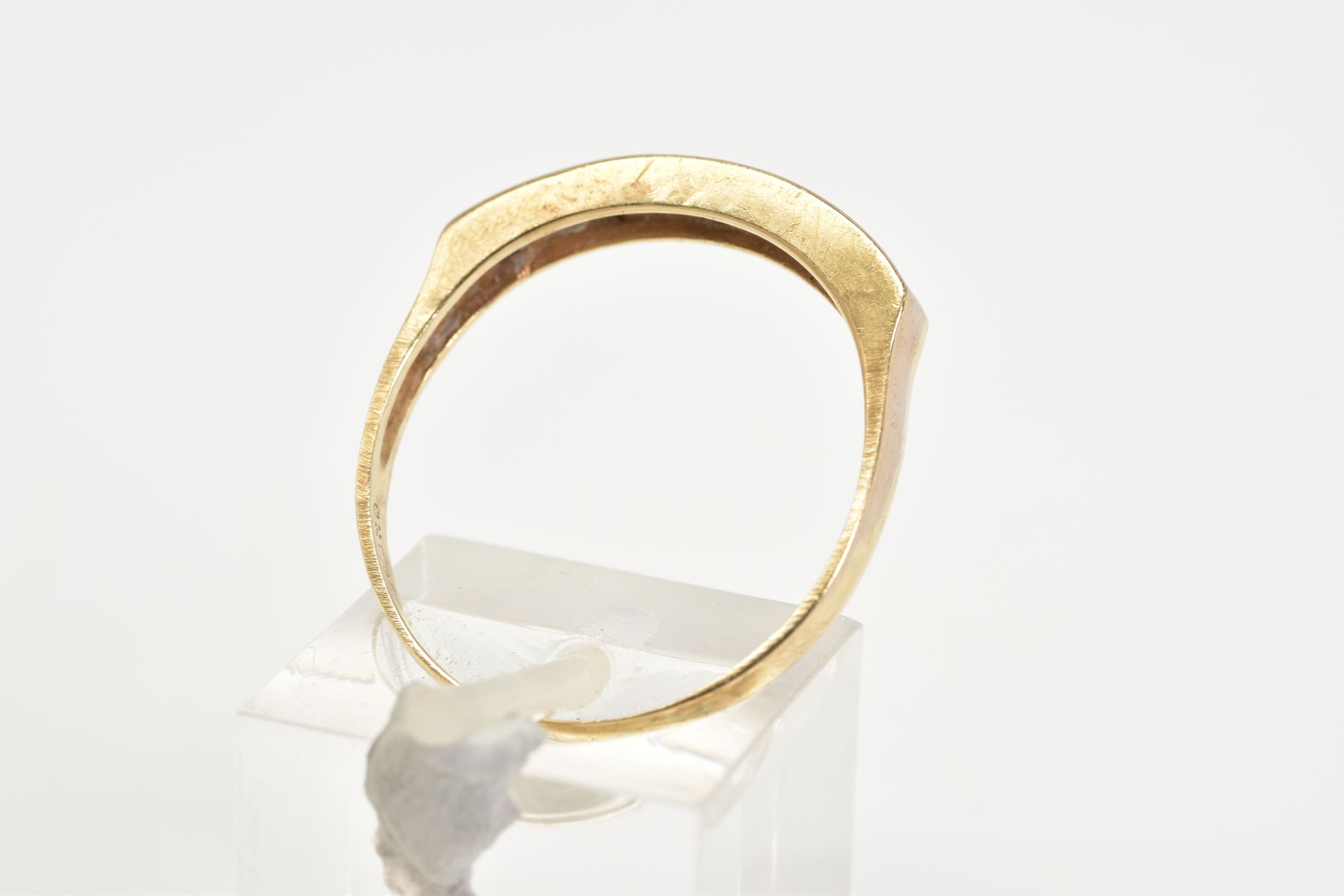 A 9CT GOLD SAPPHIRE AND DIAMOND HALF HOOP RING, set with a row of single cut diamonds interspaced - Image 3 of 3