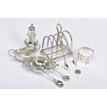 A QUANTITY OF SILVER AND WHITE METAL ITEMS, to include a silver salt pot, hallmarked London, a