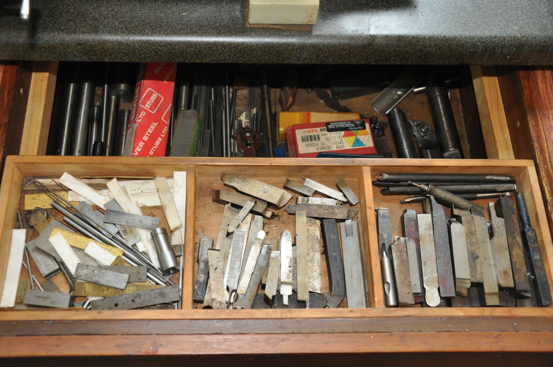 AN AXMINSTER MODEL ENGINEERS SERIES C1 MICROLATHE, Mk2 and two drawers full of cutting and - Image 4 of 5