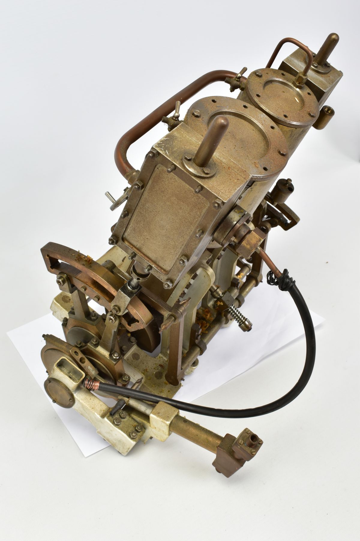 A HANDBUILT MODEL VERTICAL TWIN CYLINDER MARINE ENGINE, not tested, in need of some minor attention, - Image 4 of 5