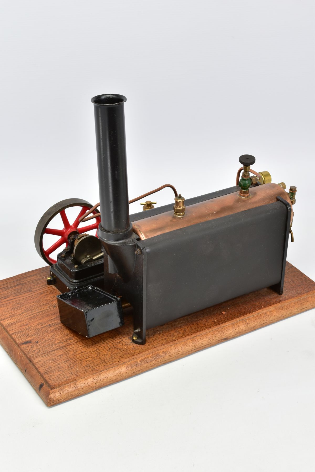 A STUART TURNER LIVE STEAM ENGINE, not tested, horizontal copper boiler powering a single cylinder - Image 5 of 6