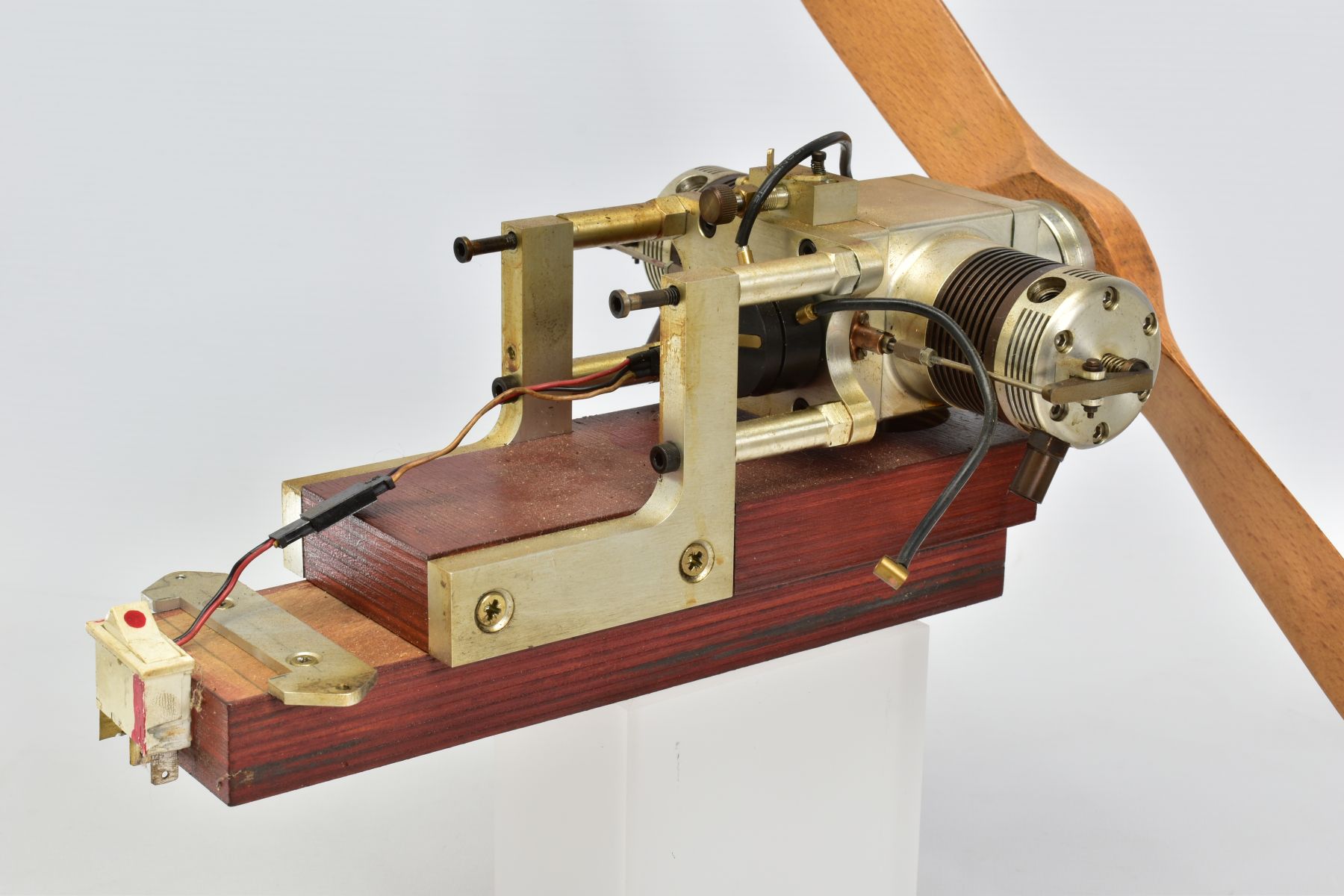 A HANDBUILT MODEL HORIZONTAL TWIN CYLINDER AIRCRAFT ENGINE, not tested, constructed and finished - Image 6 of 6