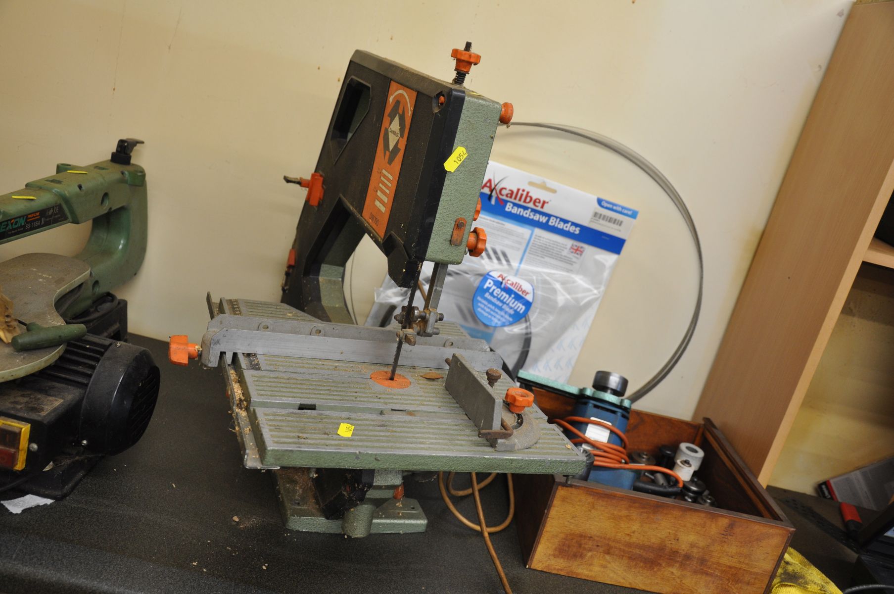 A TRAY WITH A VINTAGE BLACK AND DECKER ROUTER, fitted with and accessories for it to be mounters - Image 4 of 4