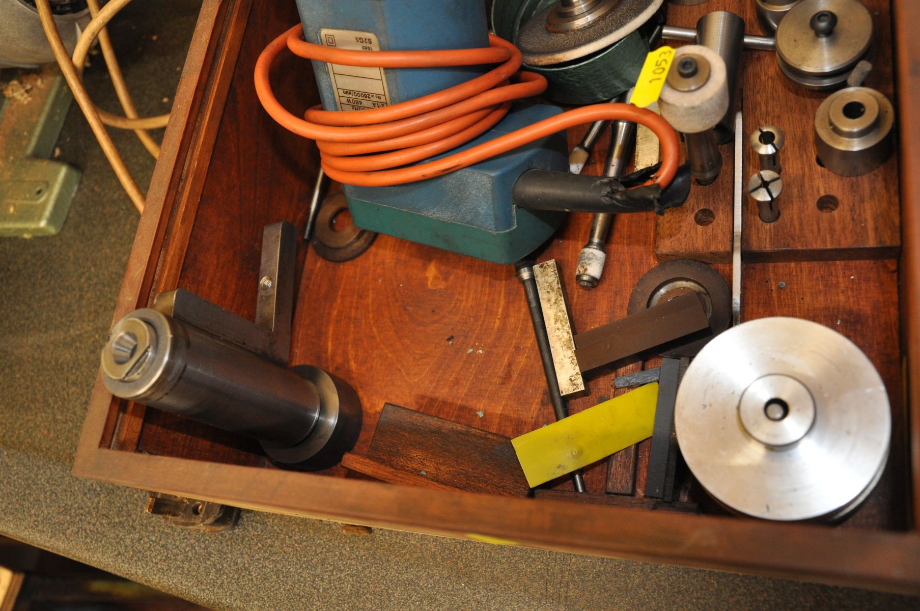 A TRAY WITH A VINTAGE BLACK AND DECKER ROUTER, fitted with and accessories for it to be mounters - Image 2 of 4