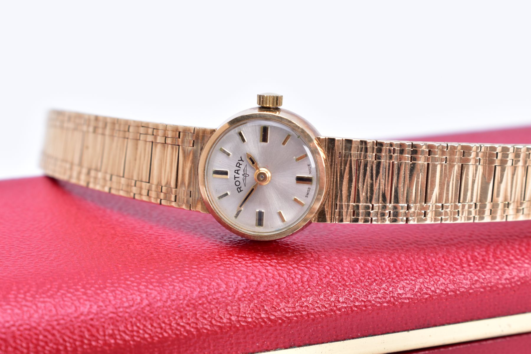 A MID TO LATE TWENTIETH CENTURY LADY'S ROTARY 9CT GOLD WATCH, a round case measuring approximately - Image 4 of 6