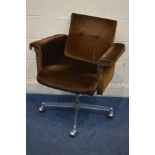 A MID 20TH CENTURY SANKEY SHELDON MODEL 1300 SWIVEL OFFICE CHAIR, on a metal base and orbit casters,