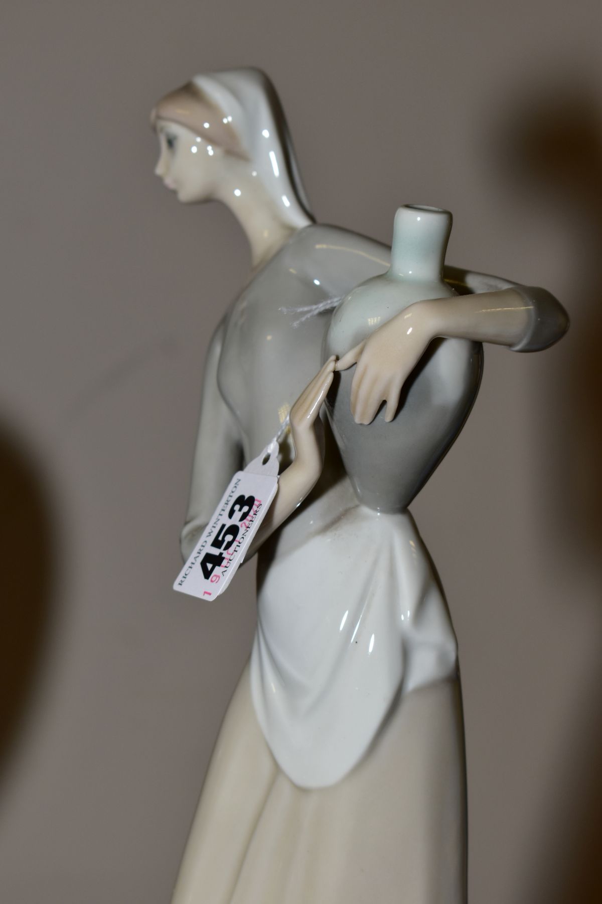 A LLADRO FIGURINE, 'GIRL WITH JUG' No4875, designed by Fulgencio Garcia, height 33cm - Image 3 of 4