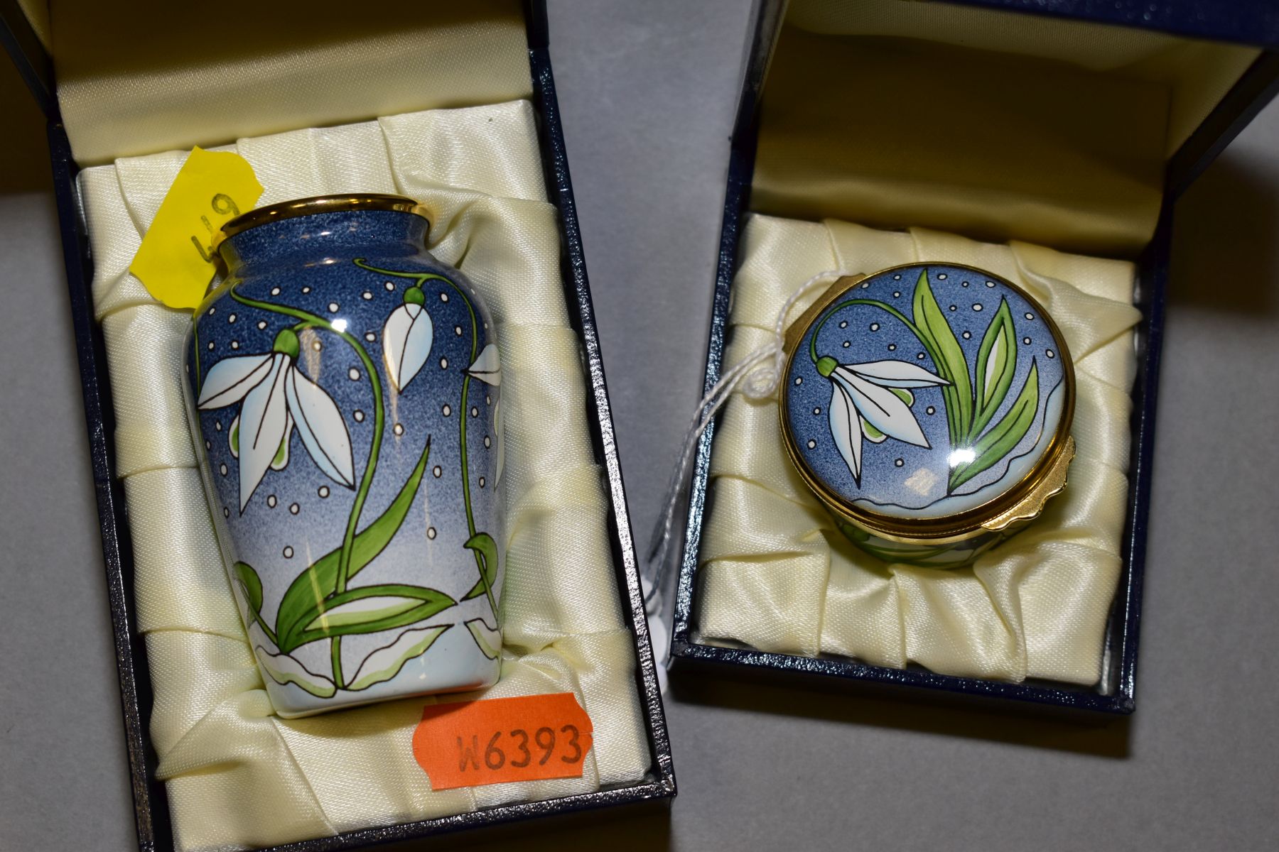 TWO BOXED MOORCROFT ENAMEL 'SNOWDROP' ITEMS, comprising of a pill box and small vase, height 7cm, - Image 2 of 4