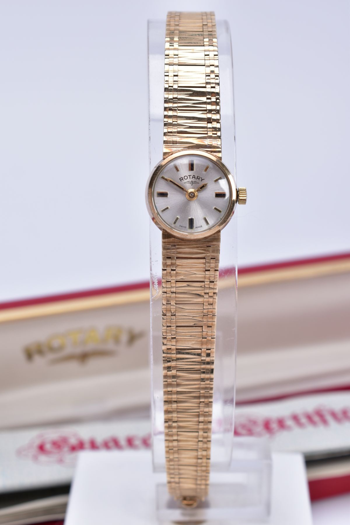 A MID TO LATE TWENTIETH CENTURY LADY'S ROTARY 9CT GOLD WATCH, a round case measuring approximately