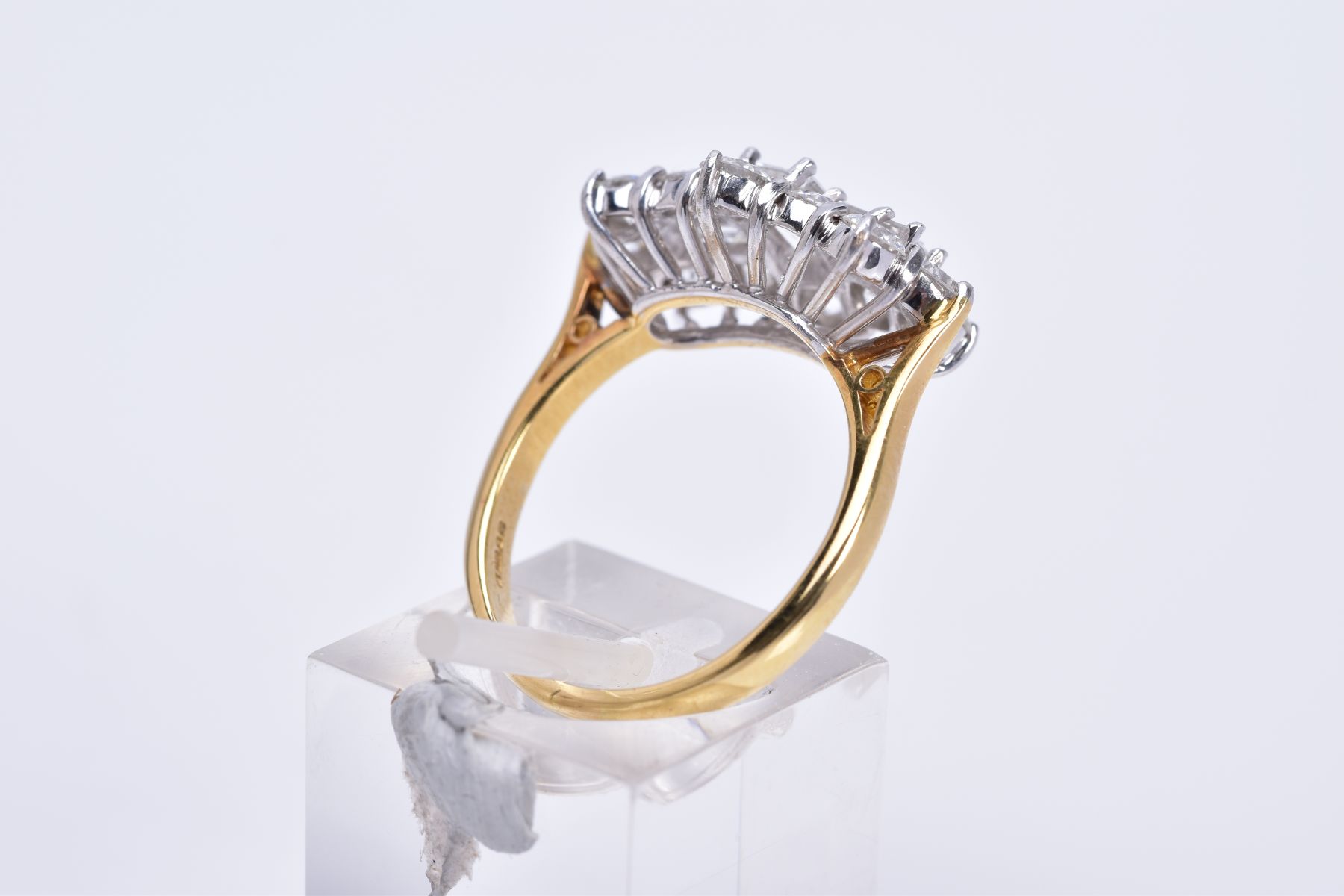 A MODERN 18CT GOLD LARGE DIAMOND CLUSTER RING, comprised three rap cut diamonds, measuring - Image 3 of 6