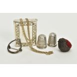 A SMALL QUANTITY OF ITEMS, to include two silver thimbles, one with a Birmingham hallmark, a white