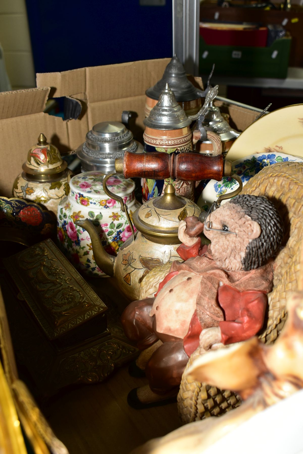 SEVEN BOXES AND LOOSE SUNDRY ITEMS, to include ornaments, brass metal wares, continental wine ewer - Image 13 of 17